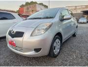 HERMOSO TOYOTA NEW VITZ REC. IMPORT. GRIS 2006/07 MOTOR VVTI 1.3. CC AUTOMAT. CON GARANTIA