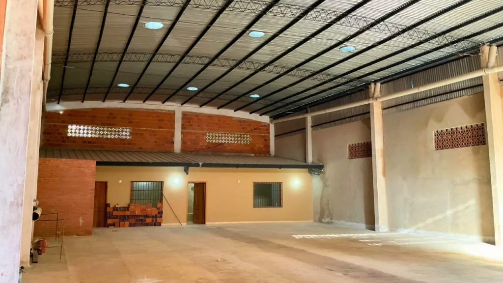 ALQUILER DE TINGLADO A ESTRENAR EN ÑEMBY — foto 2