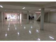 ALQUILO SALON EN EL CENTRO DE LUQUE COD 3101
