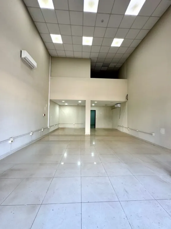 SALON COMERCIAL LUQUE LAURELTY — фото 2