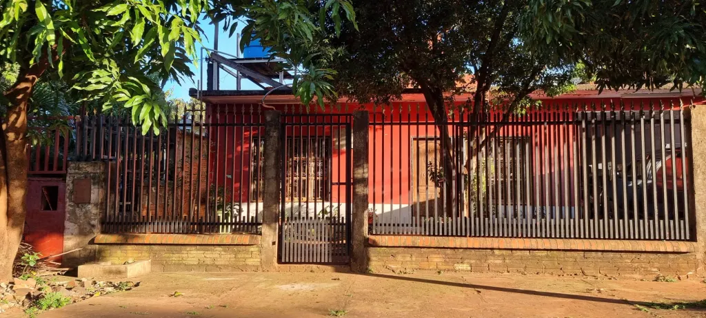 Vendo una casa en Ciudad de este km 7 ciudad nueva — foto 2
