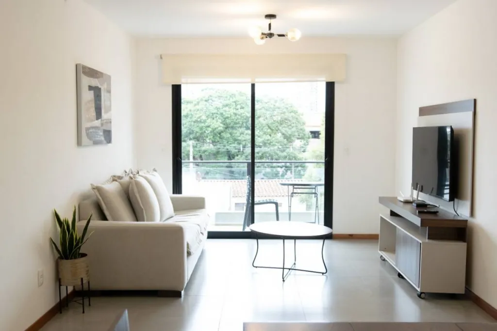 VENDO DEPARTAMENTO DE 2 DORMITORIOS EN LAS LOMAS, ZONA SHOPPING DEL SOL — foto 2