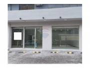 ALQUILO SALÓN COMERCIAL EN LAMBARÉ