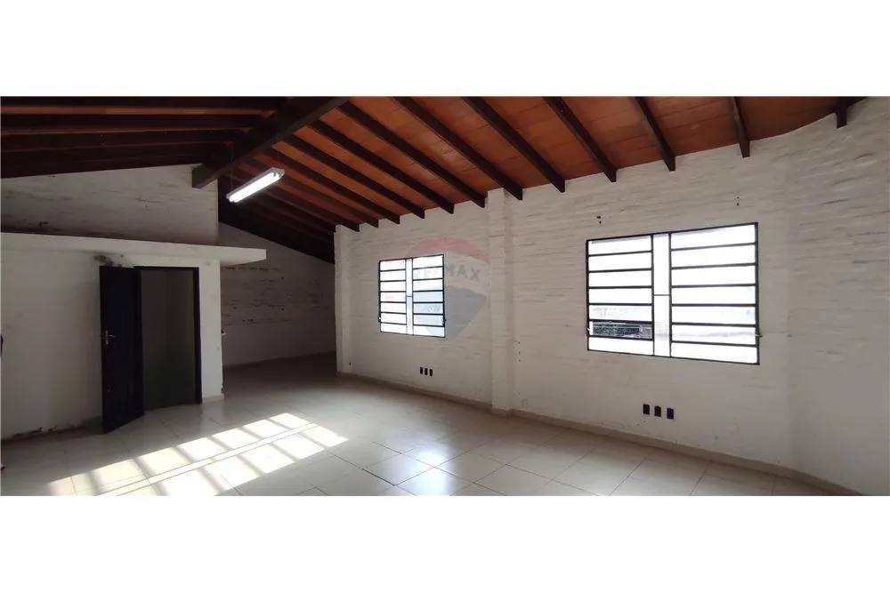 ALQUILO AMPLIA CASA P OFICINA O SALON EN SANTÍSIMA TRINIDAD — foto 3