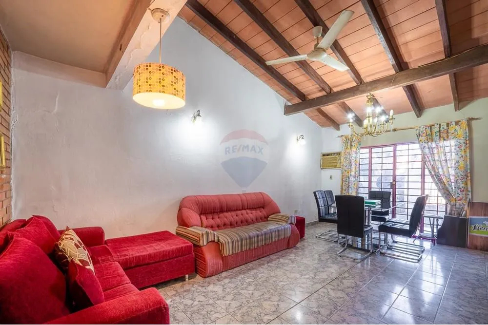 🏡EN VENTA CASA DE DOS PLANTAS CON AMPLIO PATIO - LAMBARE — Foto 3