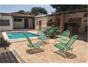 ¡EN VENTA CASA CON PISCINA EN VILLA ELISA!