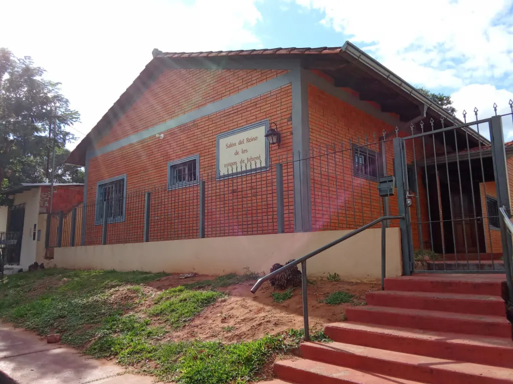 PROPIEDAD PARA VIVIENDA O COMERCIO EN YPANÉ-CENTRO!! — foto 2