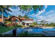 YACHT Y GOLF CLUB: IMPONENTE RESIDENCIA DE ESTILO, 3 SUITES, ESCRITORIO, GRAN RECEPCIÓN.
