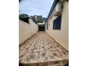 Vendo Casa con amplio Salón Comercial, Quinchos y Vivienda independiente