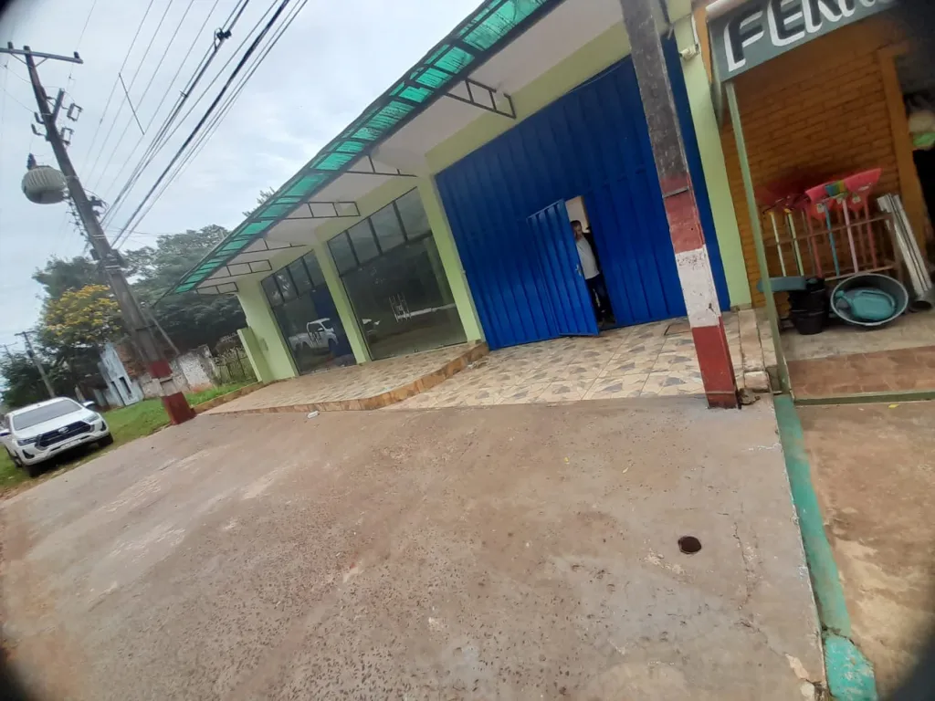 Vendo Casa con amplio Salón Comercial, Quinchos y Vivienda independiente — photo 3