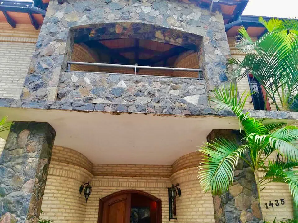 Vendo Casa de 360 m2 en Esquina a 600 Mts de Mcal. López - CLHO7207234 — foto 2
