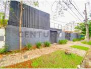 Show Room Con Oficinas y Tinglado o Deposito en Bo. Los Laureles En Alquiler