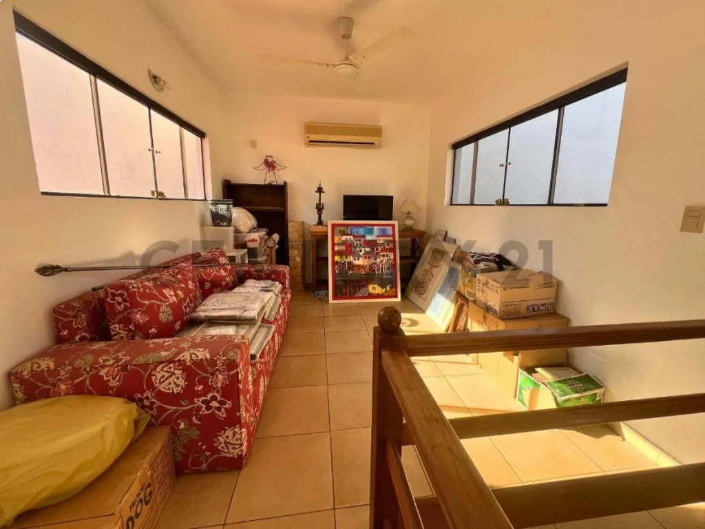 Casa familiar con piscina y quincho en zona residencial – 12x30m - En Venta — photo 2