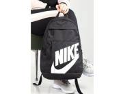 🌀 Mochila Nike negro original pipa y letra blanco unisex 🌀Precio 315mil Cod. MUUAM/