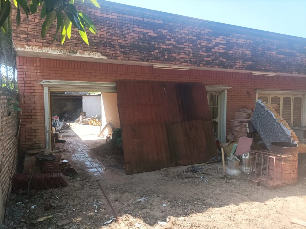 PROX. AVDA. EUSEBIO AYALA: 2 PROPIEDADES EN OFERTA, CONSTRUCCION A RECICLAR, 360 + 387 M2 — foto 2