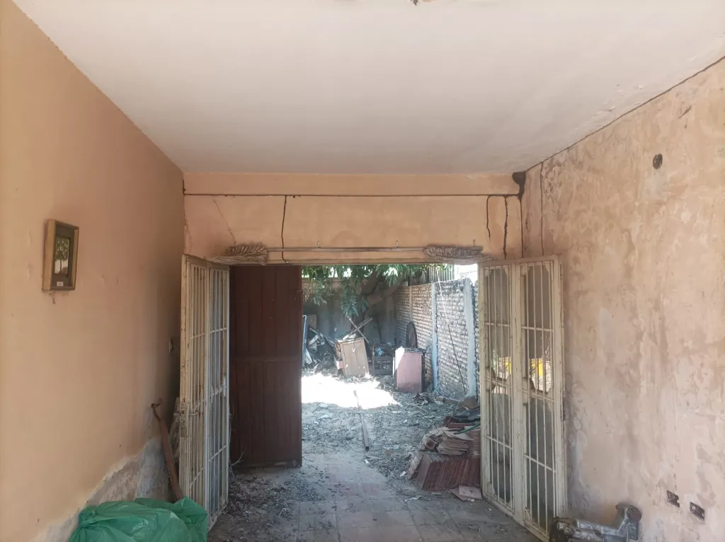 PROX. AVDA. EUSEBIO AYALA: 2 PROPIEDADES EN OFERTA, CONSTRUCCION A RECICLAR, 360 + 387 M2 — foto 3