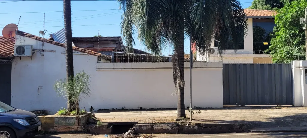 VENDO TERRENO CON CONSTRUCCION SOBRE AVENIDA DEFENSORES — foto 3