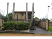 VENDO CASA DE 4 DORMITORIOS EN FERNANDO DE LA MORA ZONA NORTE
