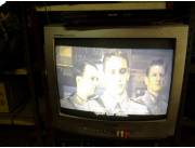 tv de ampolla 20" y video reproductor cd/dvd-con control remoto