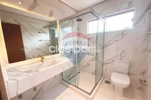 VENDO DÚPLEX EN LAMBARÉ — foto 2