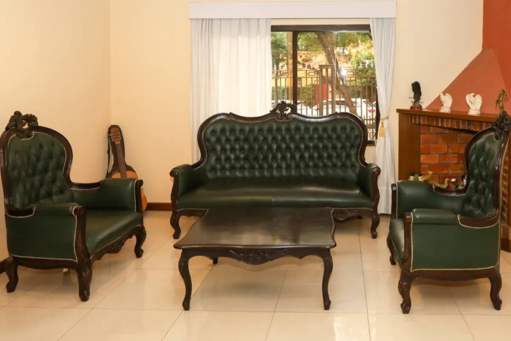VENDO IMPONENTE Y LUJOSA RESIDENCIA EN VILLA AURELIA — photo 2