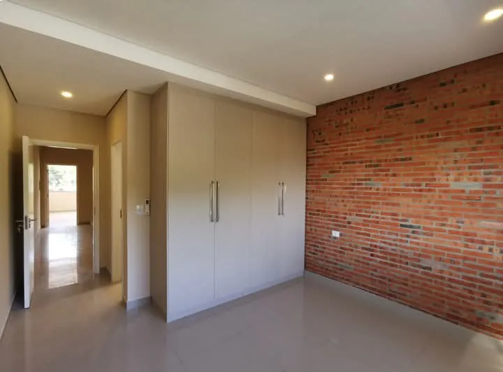 Alquilo casa a estrenar cod 2281. Mas iva — Foto 3