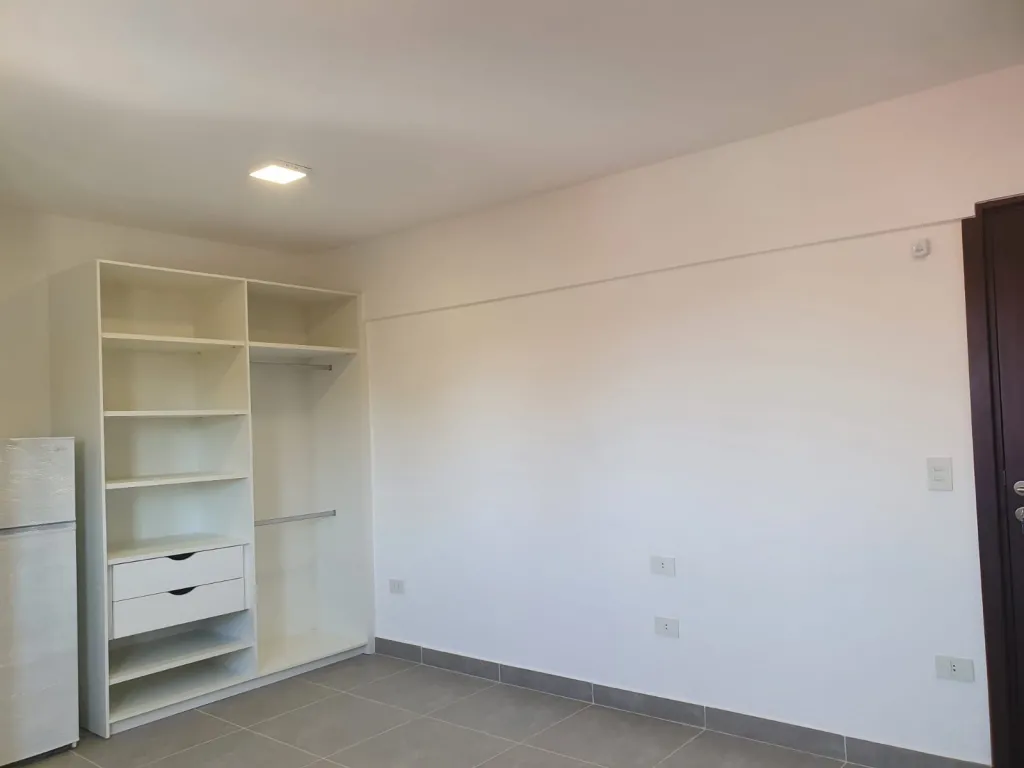 DUEÑO ALQUILA MONOAMBIENTE NUEVO EN M.R. ALONSO ZONA UMAX — foto 2