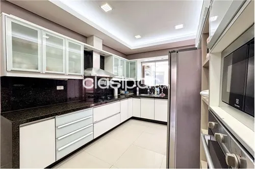LUJOSA RESIDENCIA EN VENTA EN FDO DE LA MORA — foto 3
