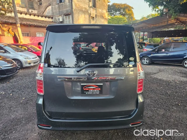 Toyota Noah 2009 — foto 4