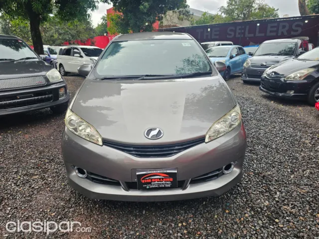 Toyota Wish 2011 — foto 2