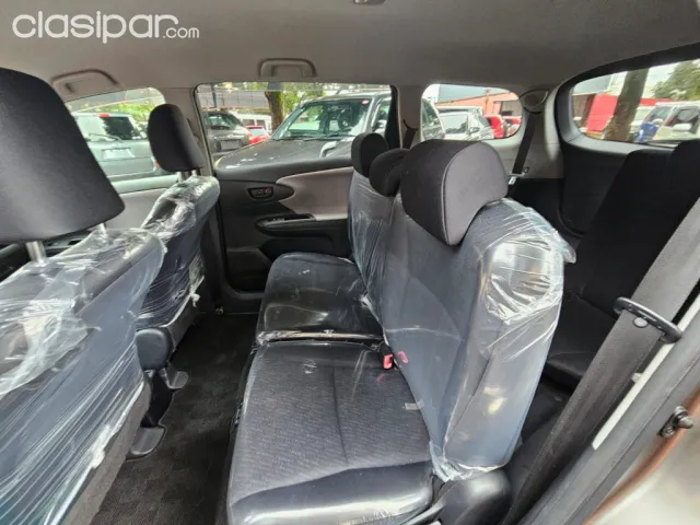 Toyota Wish 2011 — foto 3