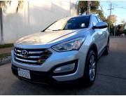 VENDO HYUNDAI SANTA FE AÑO 2015 MOTOR 2.2 DIESEL AUTOM A.A MANDOS AL VOLANTE INTERIOR CUER
