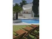 RESIDENCIA EN VENTA, BARRIO MBURUCUYÁ