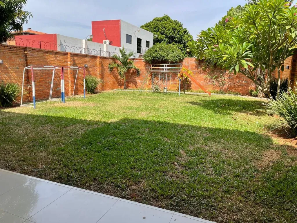 CASA EN VENTA EN LA CIUDAD DE LUQUE — photo 3