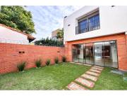 VENDO CASA PAREADA DE 3 SUITES RECOLETA
