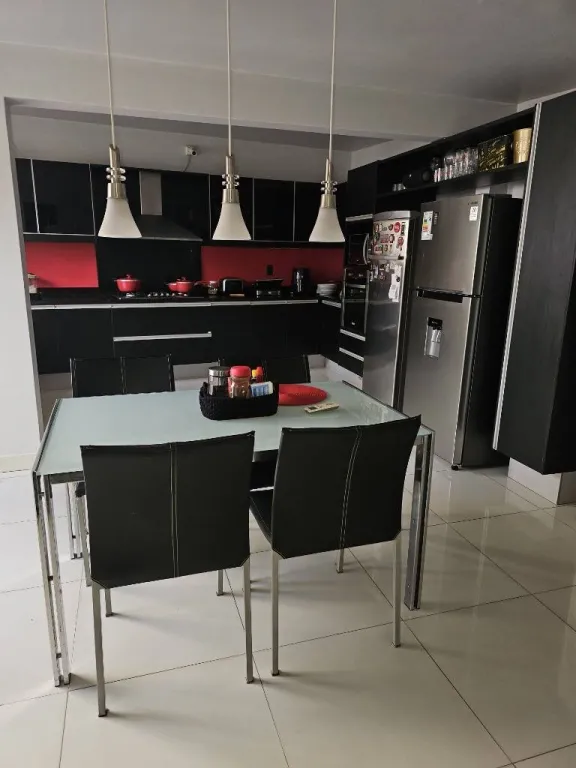 VIVIENDA TOTALMENTE REFORMABLE O MODERNIZABLE A VALOR TERRENO EN EL BARRIO LOS LAURELES — foto 2