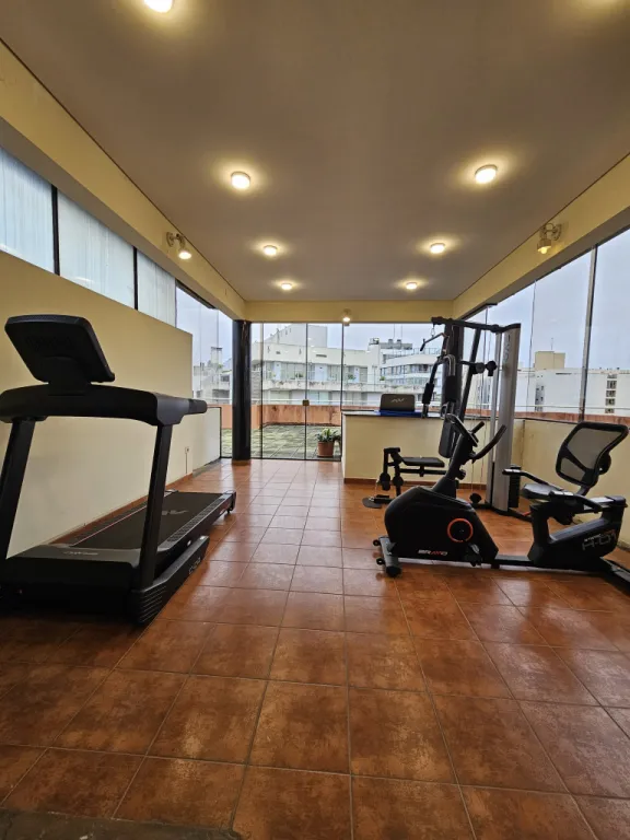 VENDO LUJOSO DEPTO DE 3 SUITES EN BO. LAS MERCEDES — foto 3