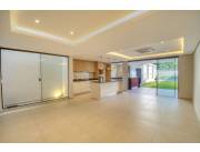 VENDO DUPLEX ZONA MADERO LUQUE