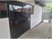 Habitacion/Oficina 30m2 con amplio Baño Zona del IPS Central, Colegio Aleman Concordia