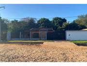 VENDO CASA EN BO. LAURELTY - LUQUE