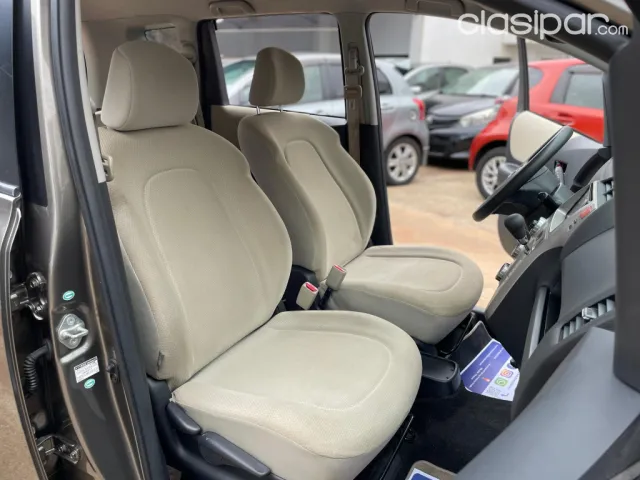 Toyota New Ractis 2006 — foto 4
