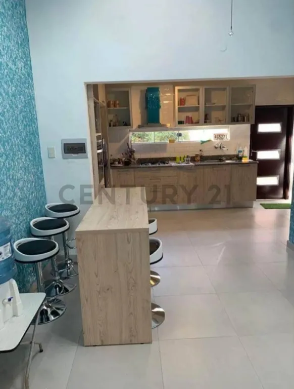 VENDO HERMOSA Y AMPLIA RESIDENCIA EN SAN VICENTE — Foto 3