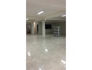 ALQUILO SALON EN EL CENTRO DE LUQUE COD 3101