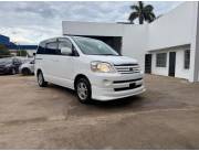 Financio 💳 Toyota Noah año 2004 recién importado directo de Japón 📍