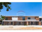 VENDO DÚPLEX EN LAMBARÉ
