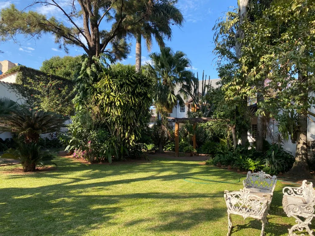 VENDO PROPIEDAD DE 1.636 M² EN BARRIO MARISCAL (AR2B) — фото 2