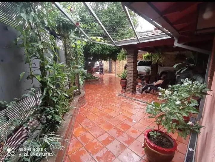 VENDO CASA EN ASUNCION LOMA PYTA EN ESQUINA COD 5726 — photo 3