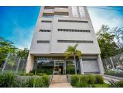 ¡En venta! Amplio departamento totalmente amoblado en Edificio Stratos, sobre Molas López