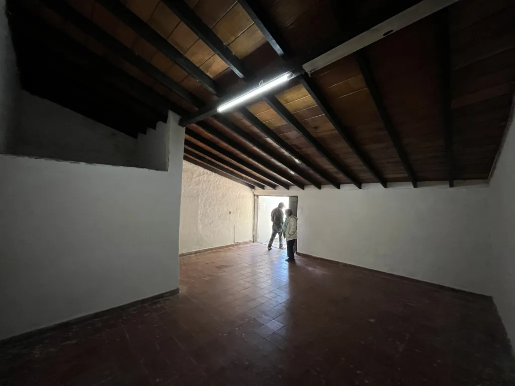 ALQUILO AMPLÍA CASA REFACCIONADA PARA DEPÓSITO CON OFICINAS. Zona CIT Luque — photo 2