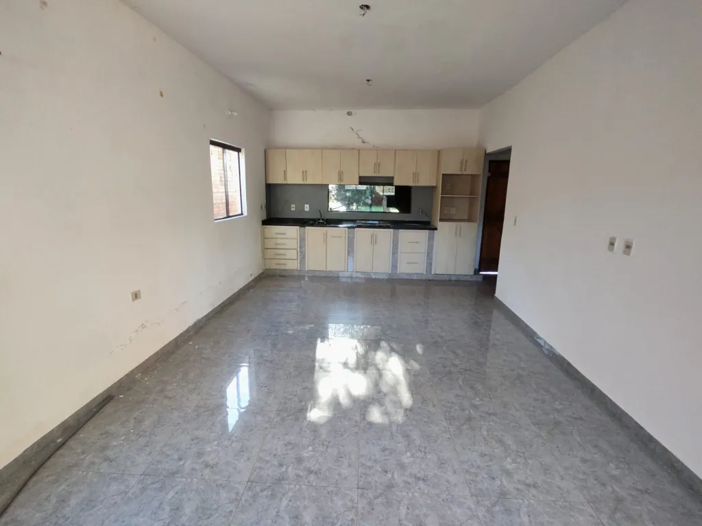 ALQUILO CASA EN CAPIATA — Foto 3